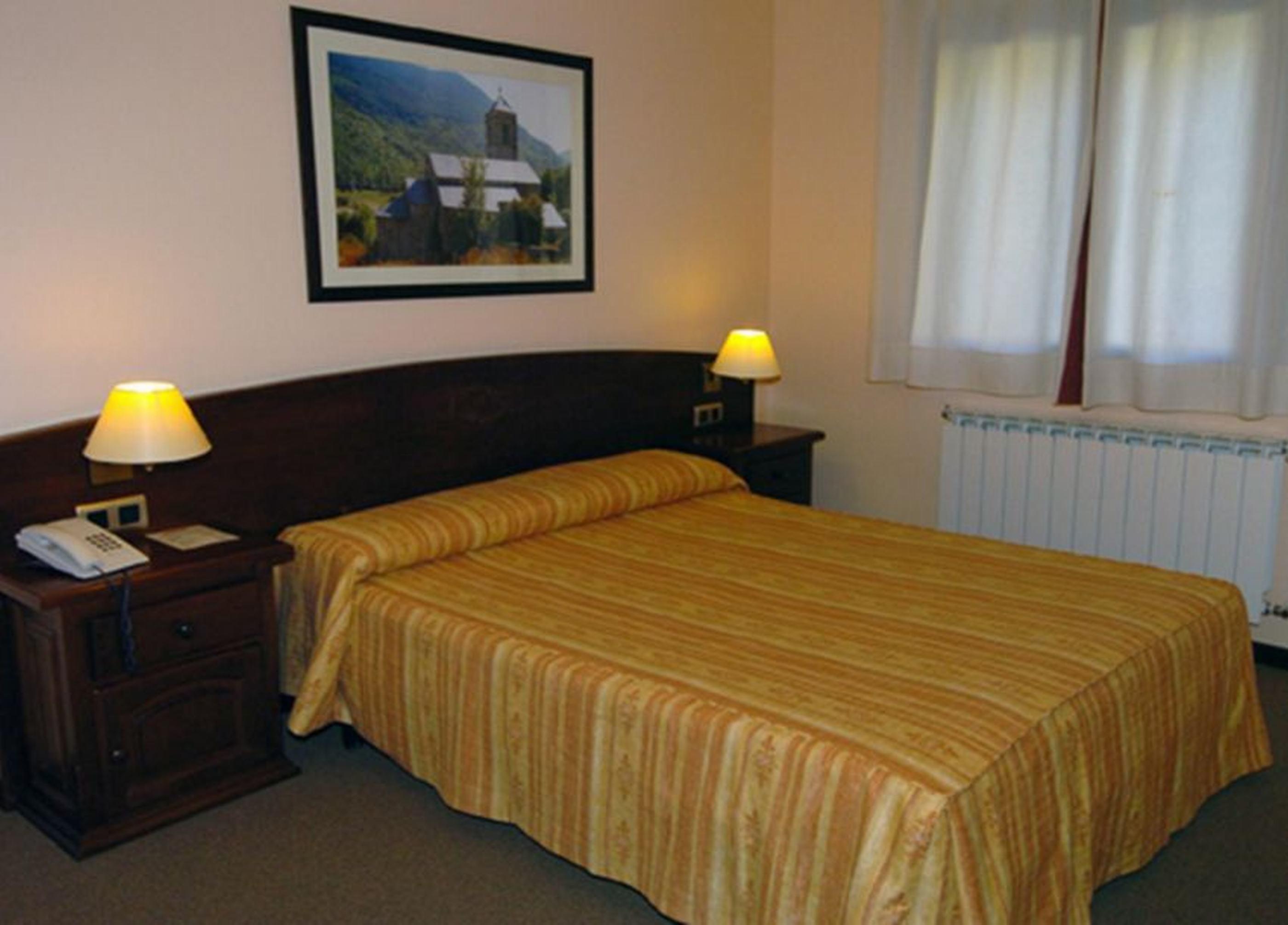Hotel Romanic Тауль Екстер'єр фото