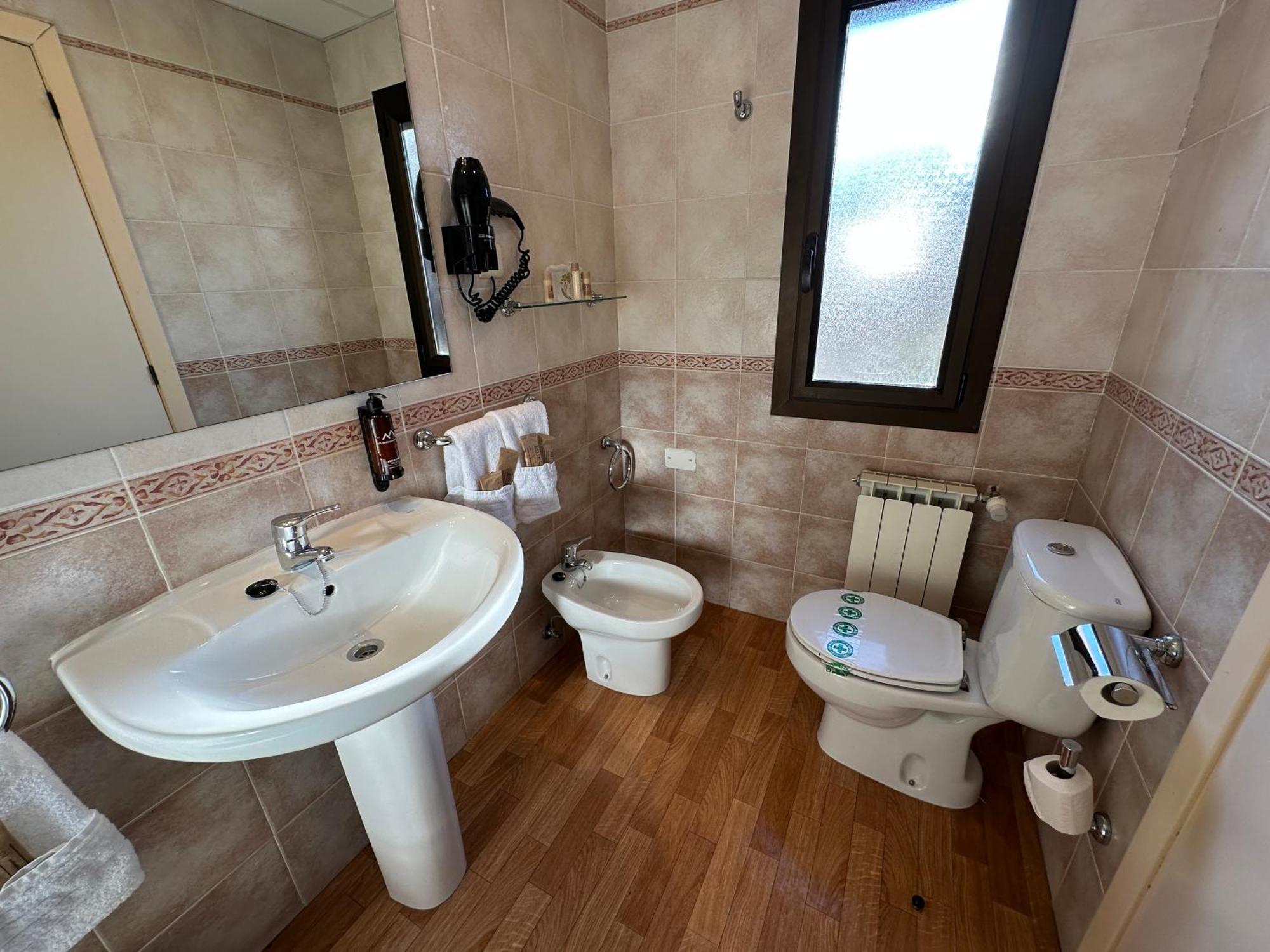 Hotel Romanic Тауль Екстер'єр фото